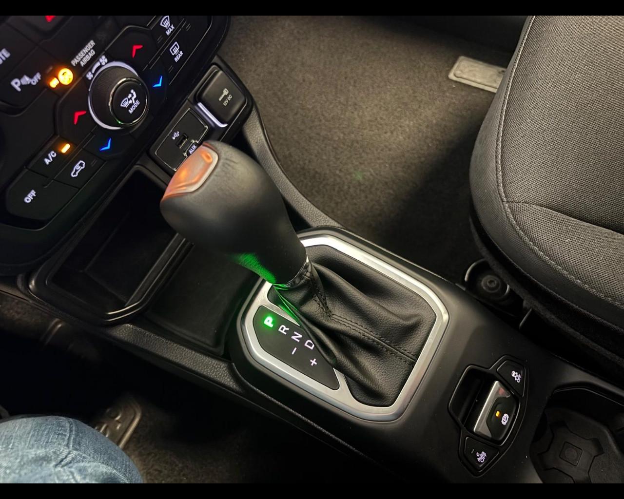 JEEP Renegade 2024 - Renegade 1.5 turbo t4 mhev Altitude 2wd dct