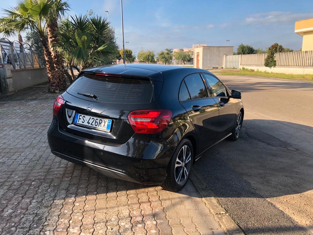 Mercedes-benz A 180 d Premium
