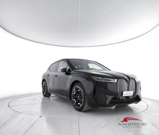 BMW iX xdrive50 pacchetto sportivo
