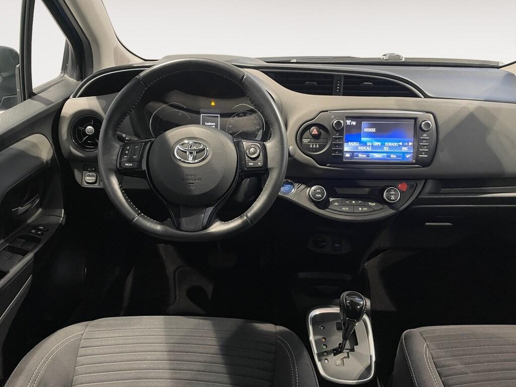 Toyota Yaris III 2017 1.5 Hybrid 101CV Autom. Active (FHEV)