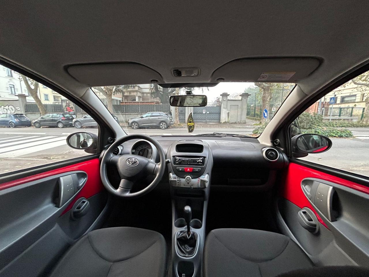 Toyota Aygo 1.0 Sol 5p 68cv NEOPATENTATI!!!