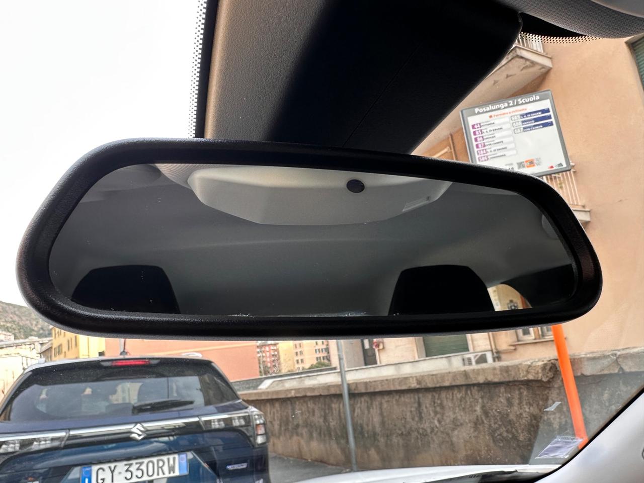 Peugeot 2008 PureTech 100 S&S Active Pack Business - Navi