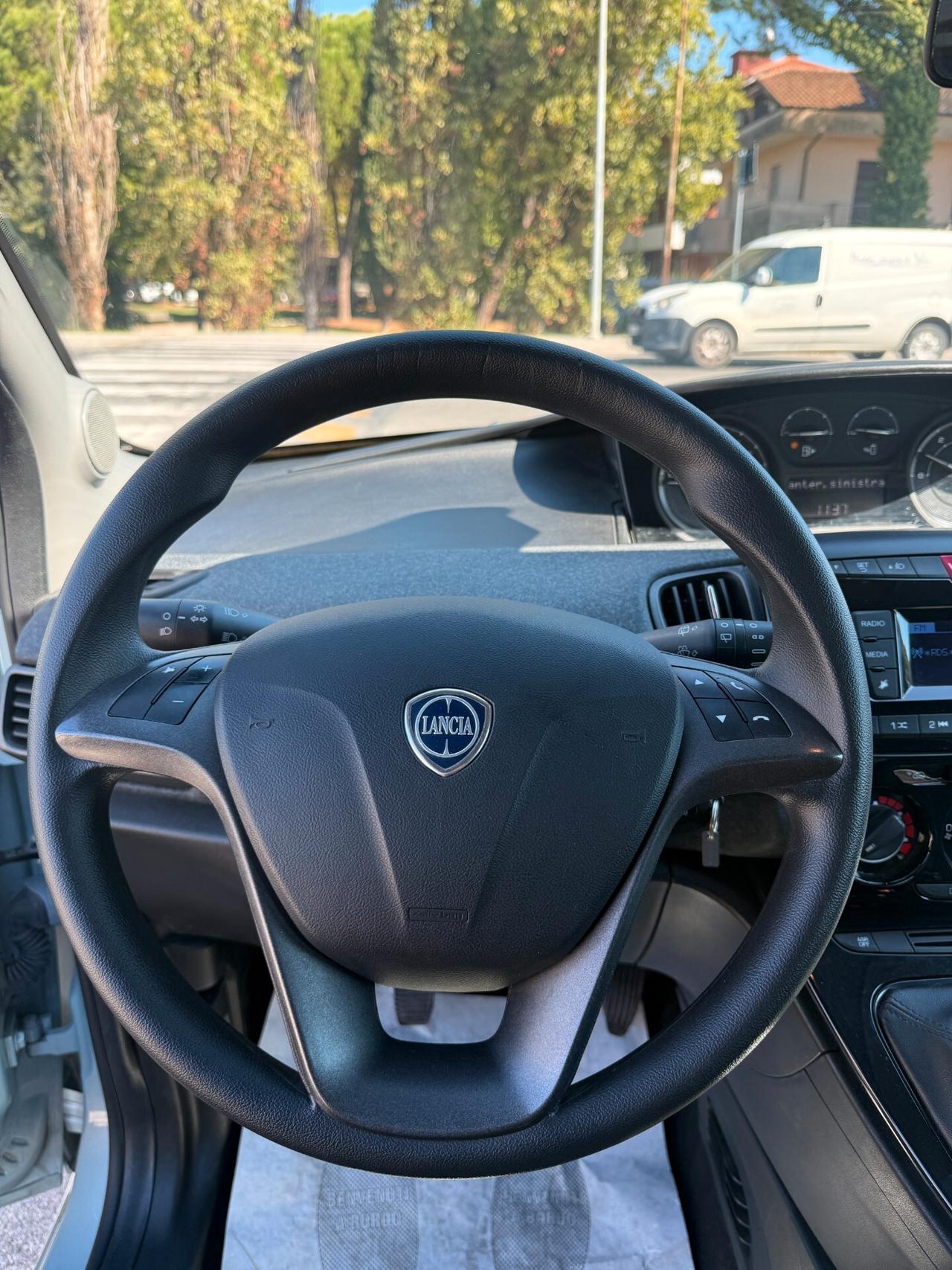 Lancia Ypsilon 1.0 FireFly 5 porte S&S Hybrid Silver NESSUN VINCOLO