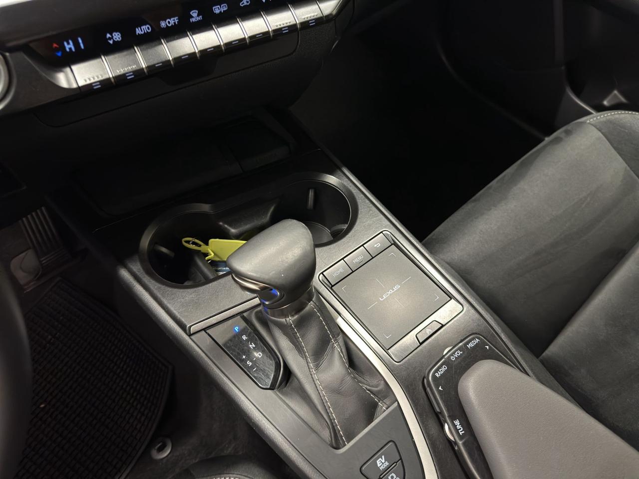 Lexus UX 250h 2.0 Executive 2wd cvt my22