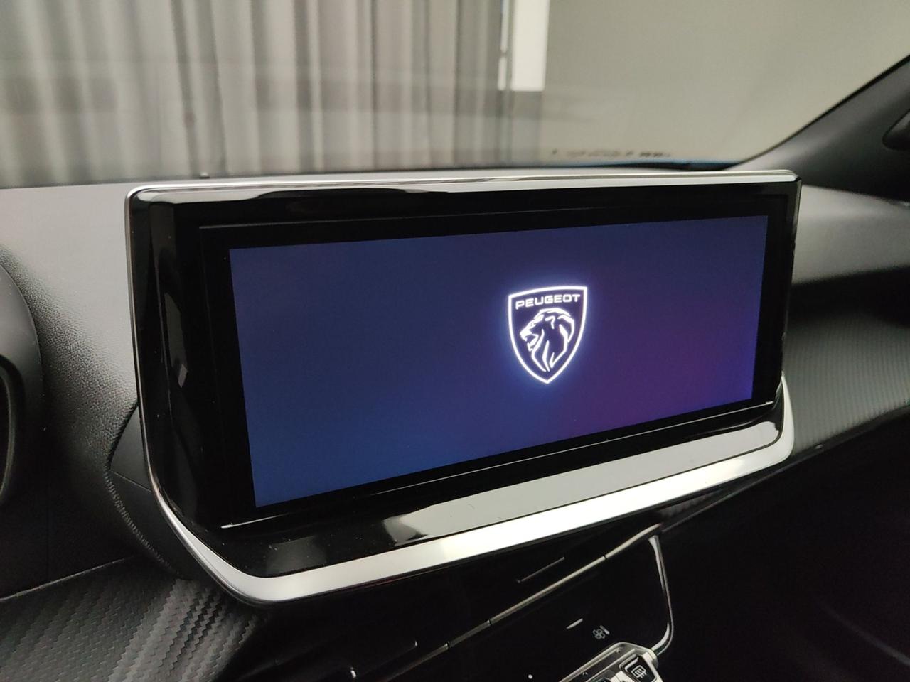 PEUGEOT 2008 II 2020 1.2 PURETECH 130CV ALLURE EAT8 (CAMBIO AUTOMATICO)