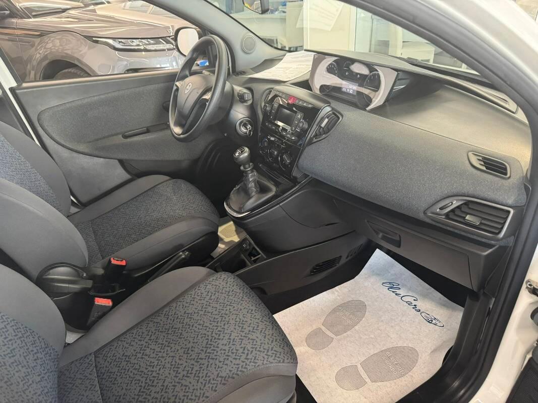 Lancia Ypsilon III 1.0 firefly hybrid Silver s&s 70cv