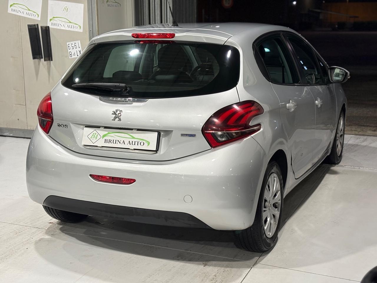 Peugeot 208 BlueHDi 75 5 porte Allure