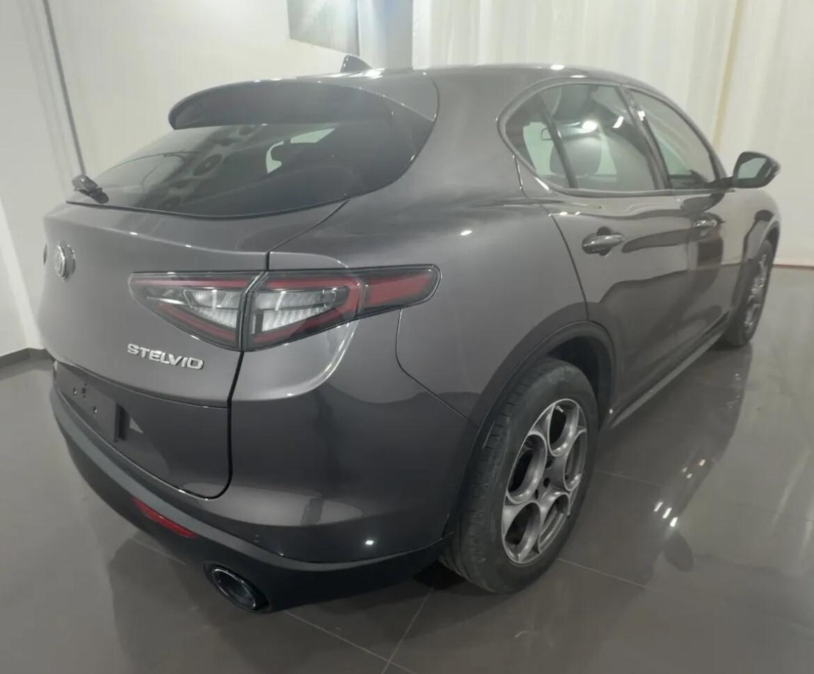 Alfa Romeo Stelvio 2.2 Turbodiesel 160 CV AT8 RWD Sprint