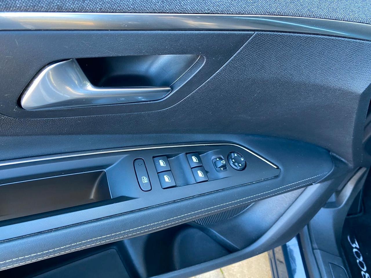 PEUGEOT 3008 Allure 1.5 HDi 130 CV – Autocarro N1