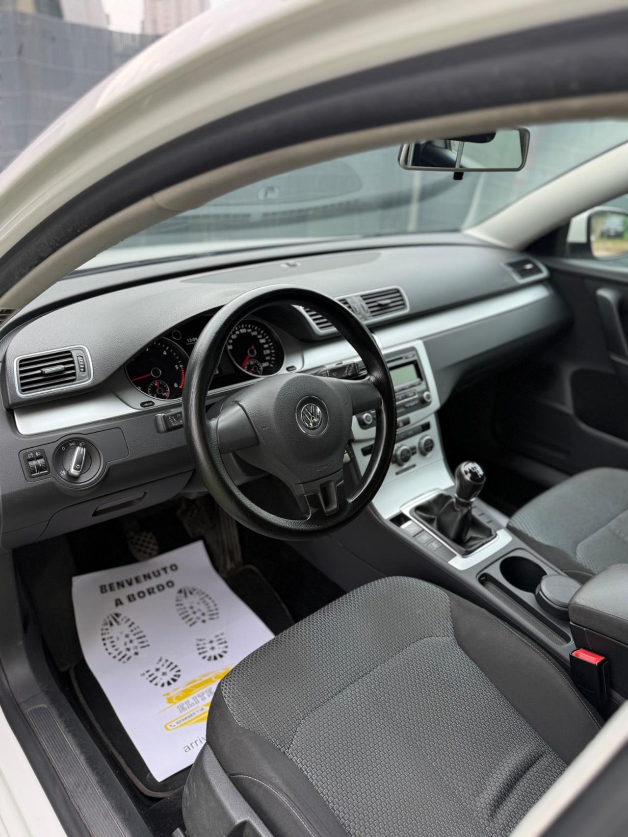 Volkswagen PASSAT 1.6 TDI 2013 SW BLUEMOTION
