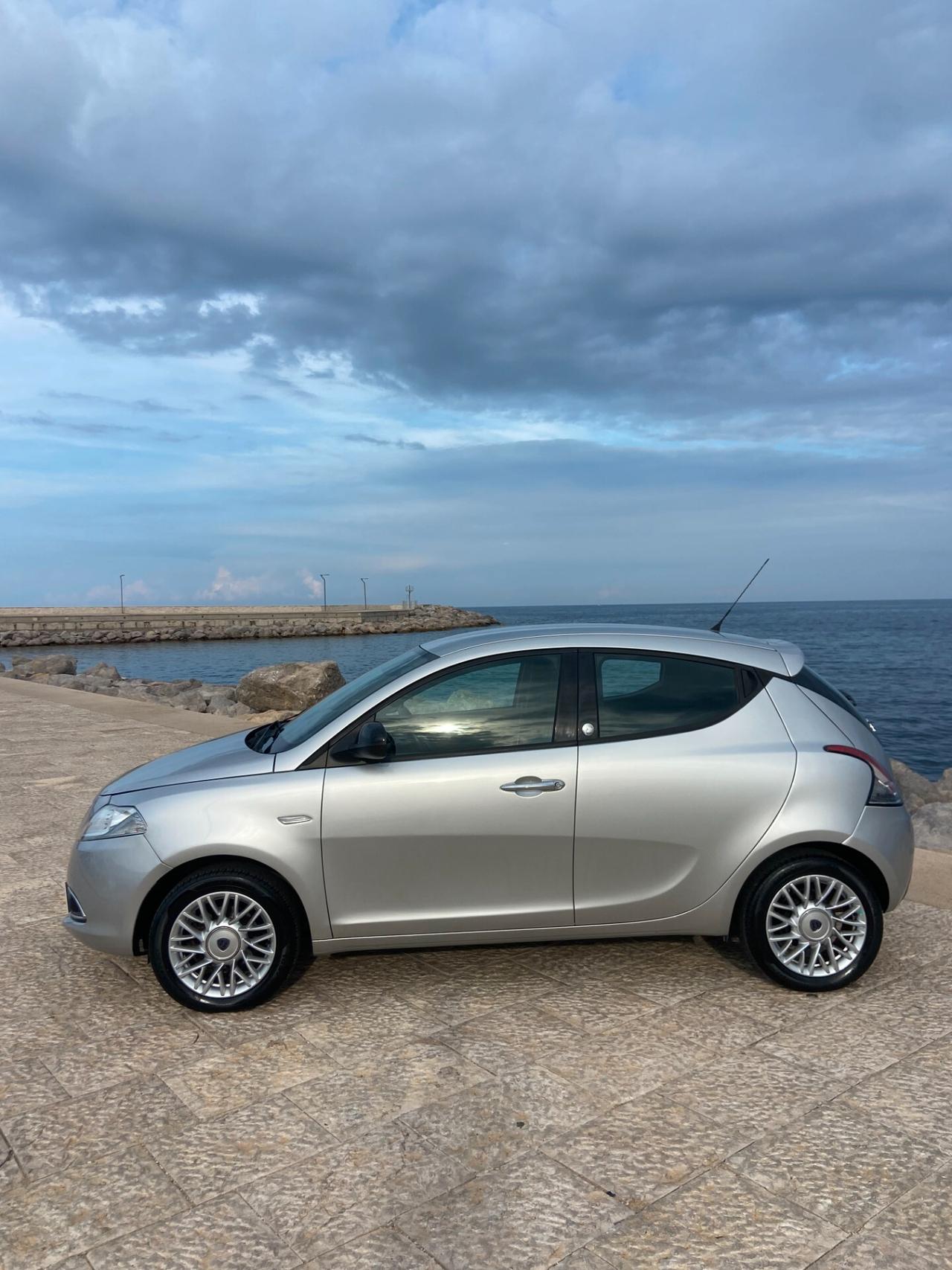 Lancia Ypsilon GPL neopatentati 3295974916