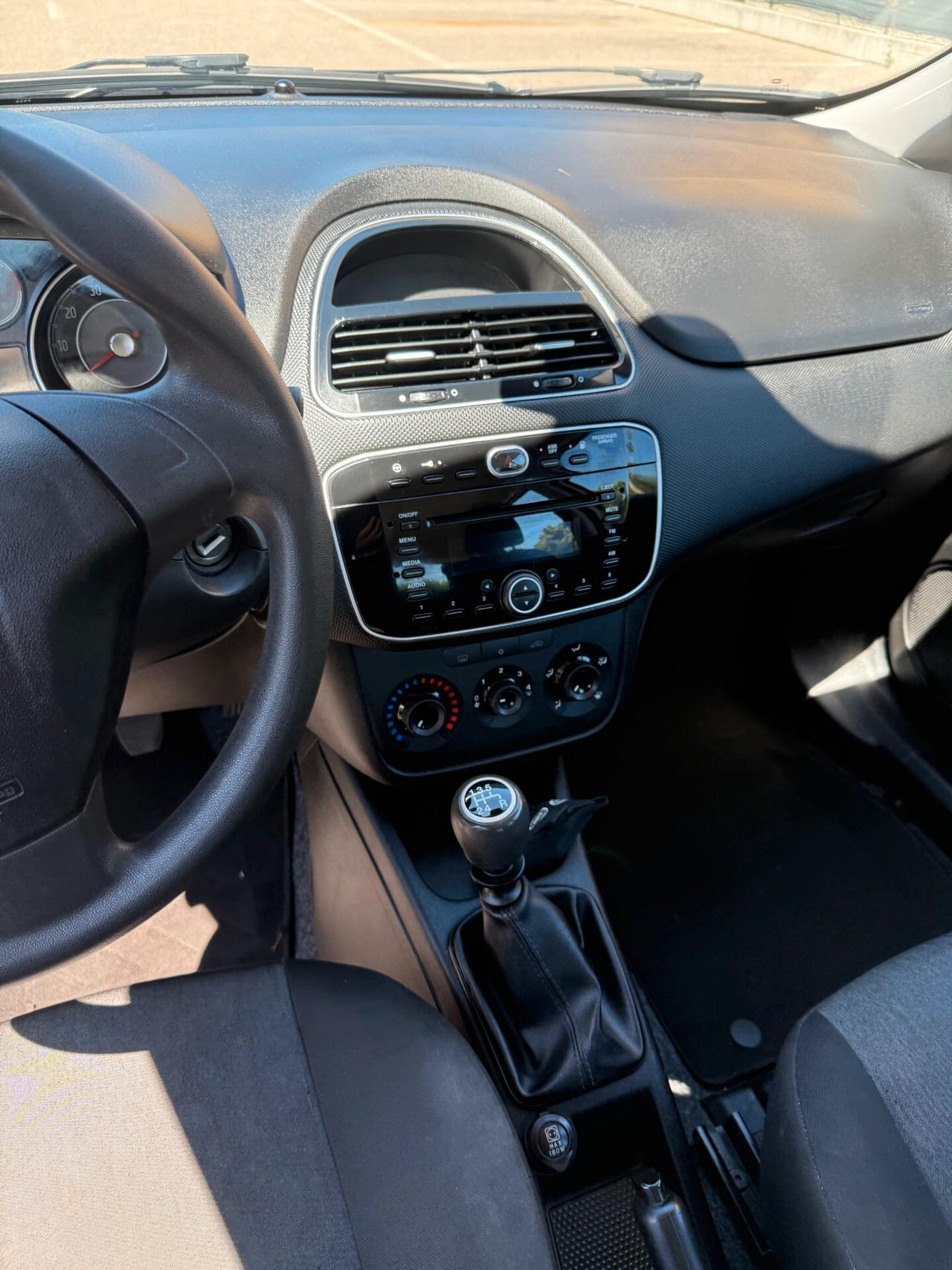 Fiat Punto 1.4 Gpl - NEOPATENTATI - 12 MESI DI GARANZIA -