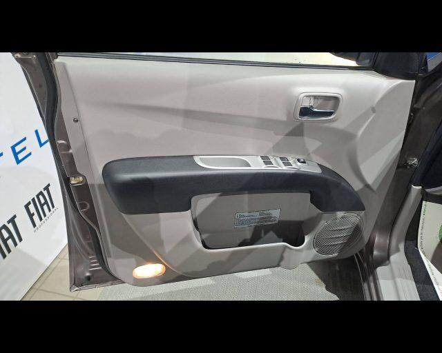 MITSUBISHI L200 d.cab 2.5 di-d Intense N1 E5