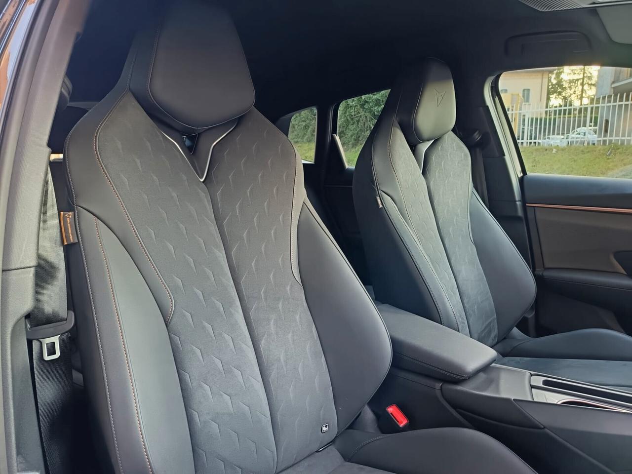 Cupra Terramar 1.5 E-Hybrid DSG, PLUG-IN *11.400 KM*, UFF., UNICOPROPRIETARIO