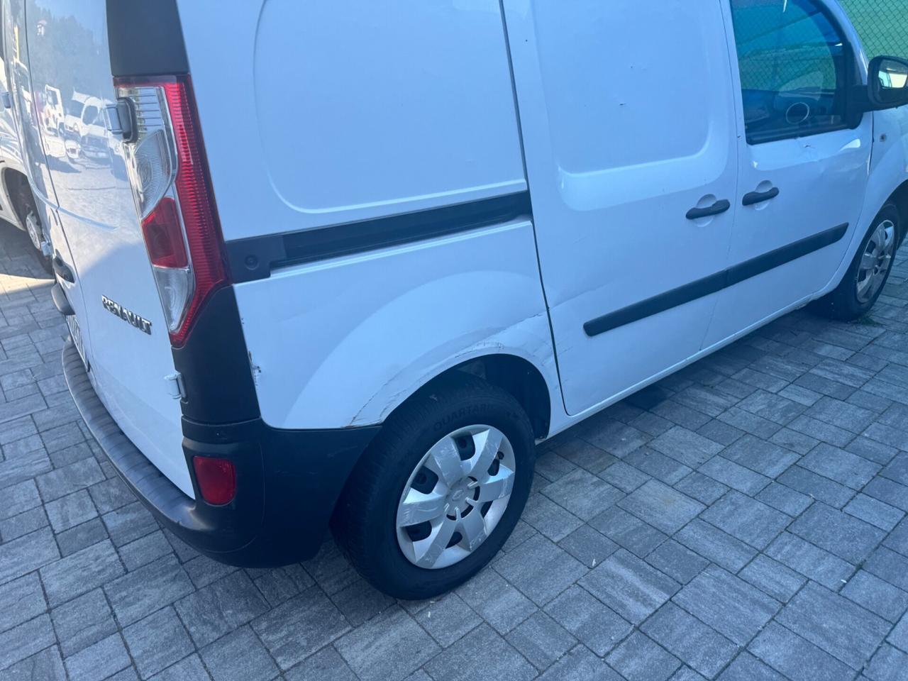 FURGONE RENAULT KANGOO BENZINA