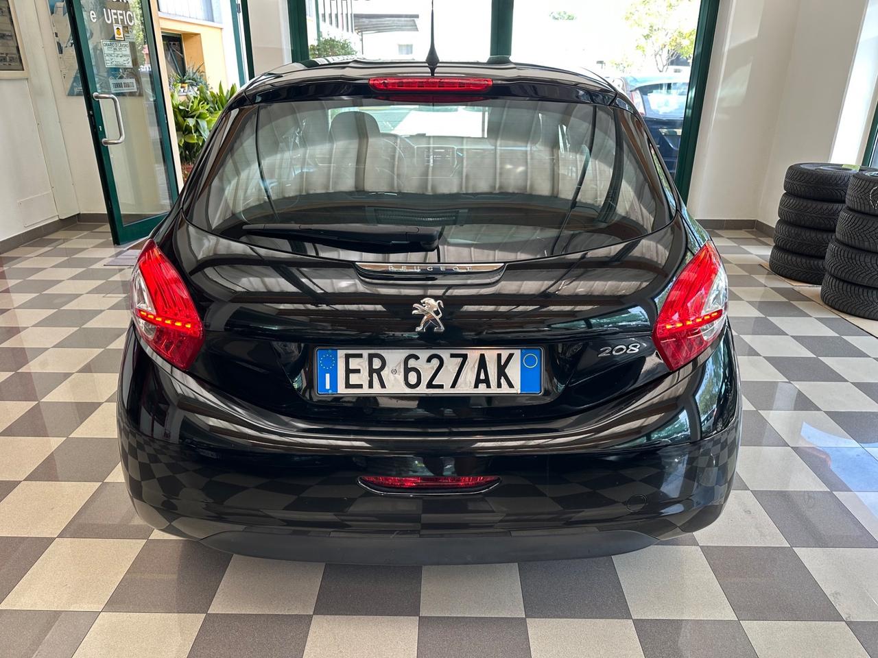 Peugeot 208 1.2 VTi 82 CV 5 porte Allure
