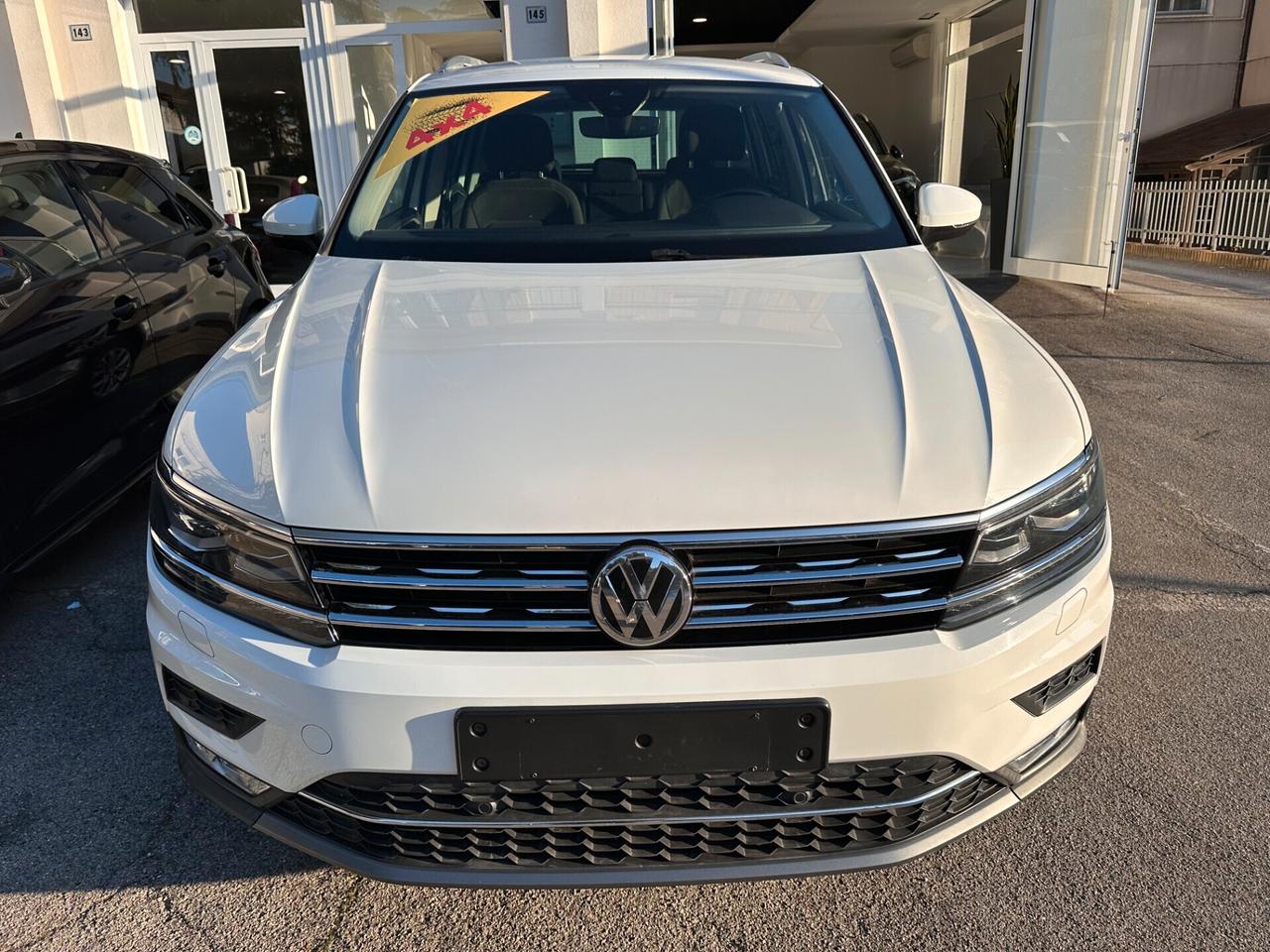 Volkswagen Tiguan 2.0 TDI SCR 4MOTION - VIRTUAL / NAVI / ALCANTARA / R18