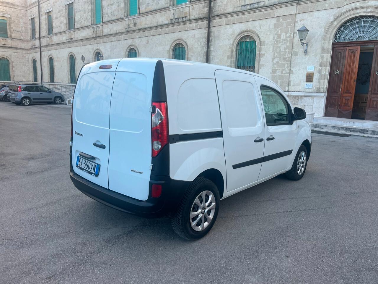 Renault Kangoo 1.5 dCI Cv 70 Km 80,000 Da Vetrina