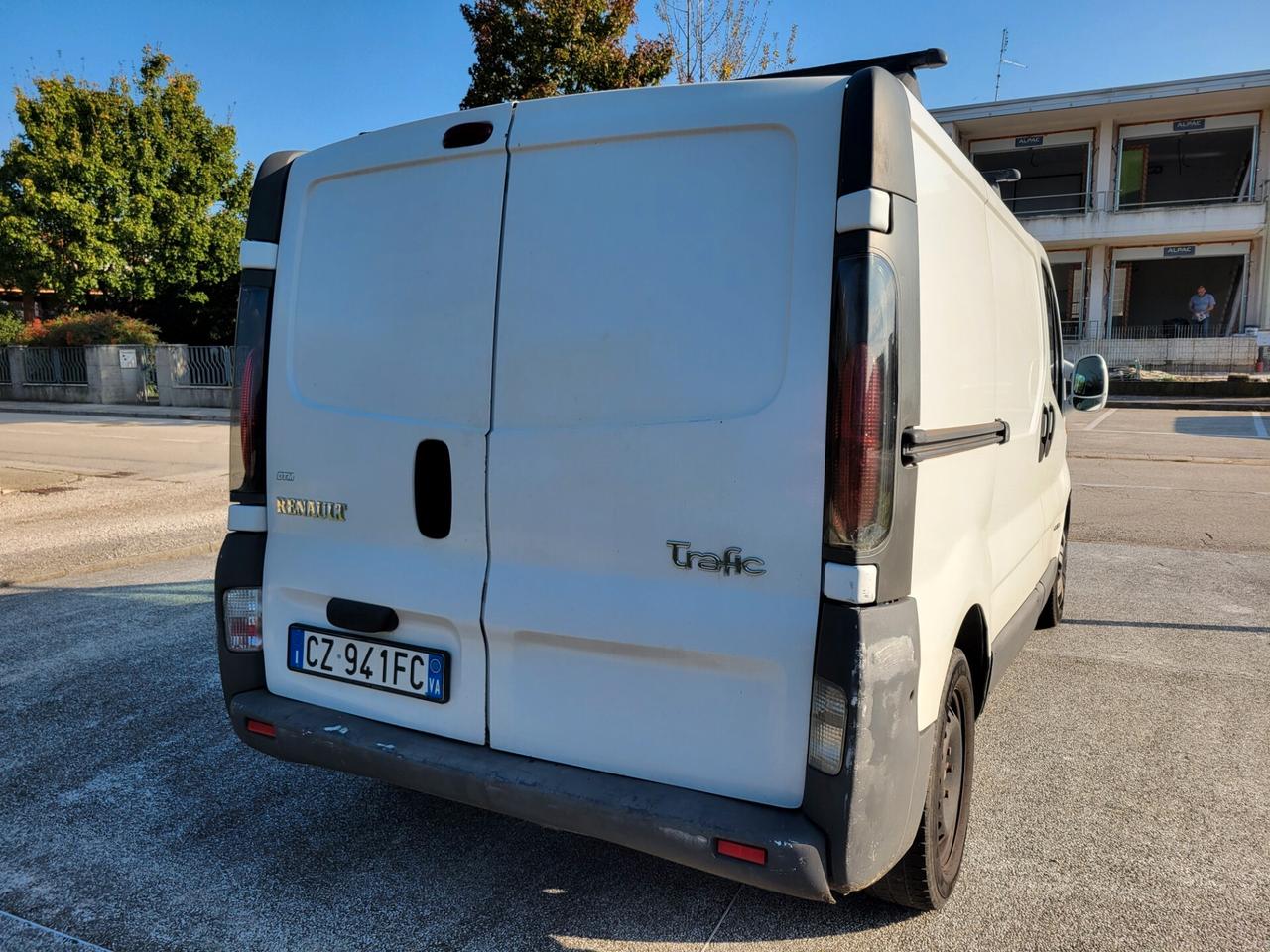 Renault Trafic 1.9 dCi 100cv