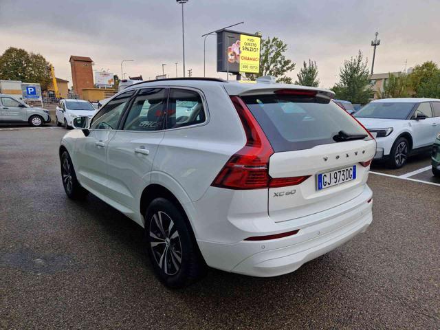 VOLVO XC60 B4 (d) Geartronic Momentum Pro