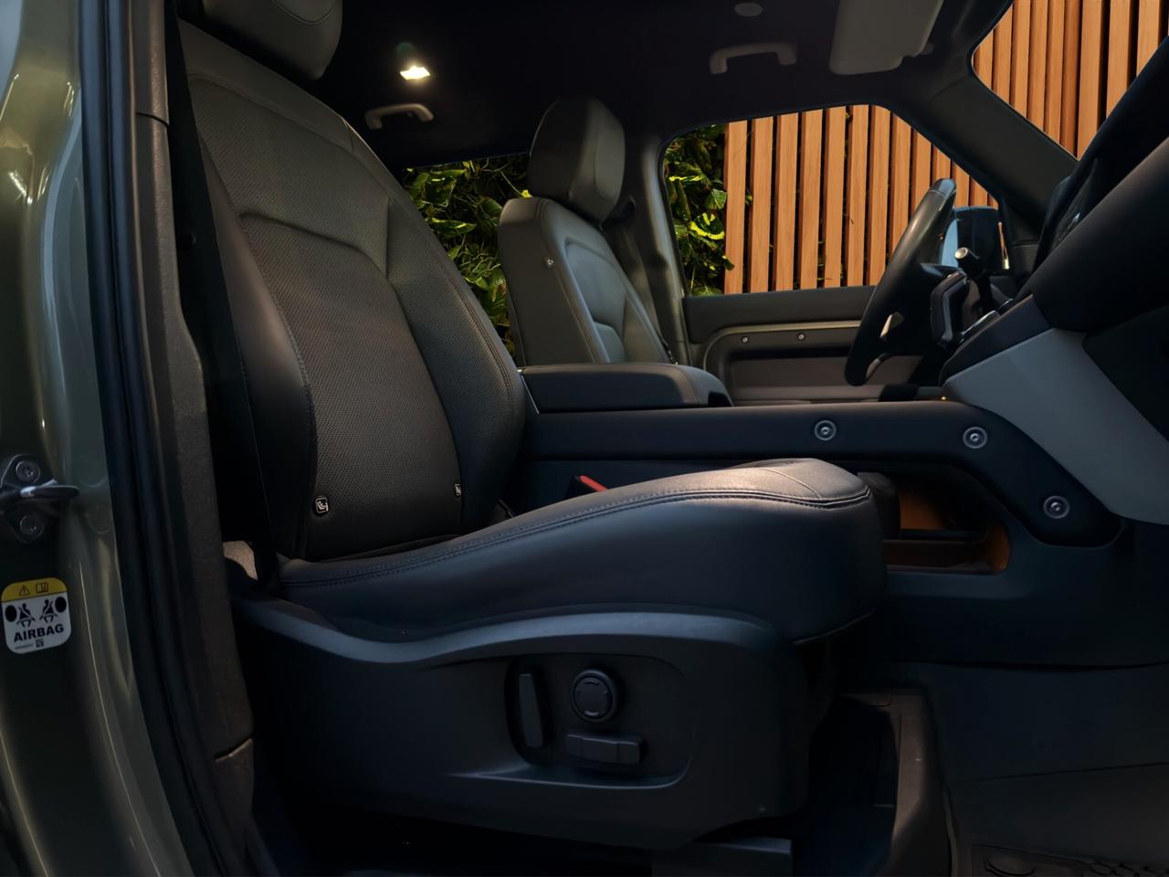 Land Rover Defender 90 3.0D I6 200 CV AWD Auto SE