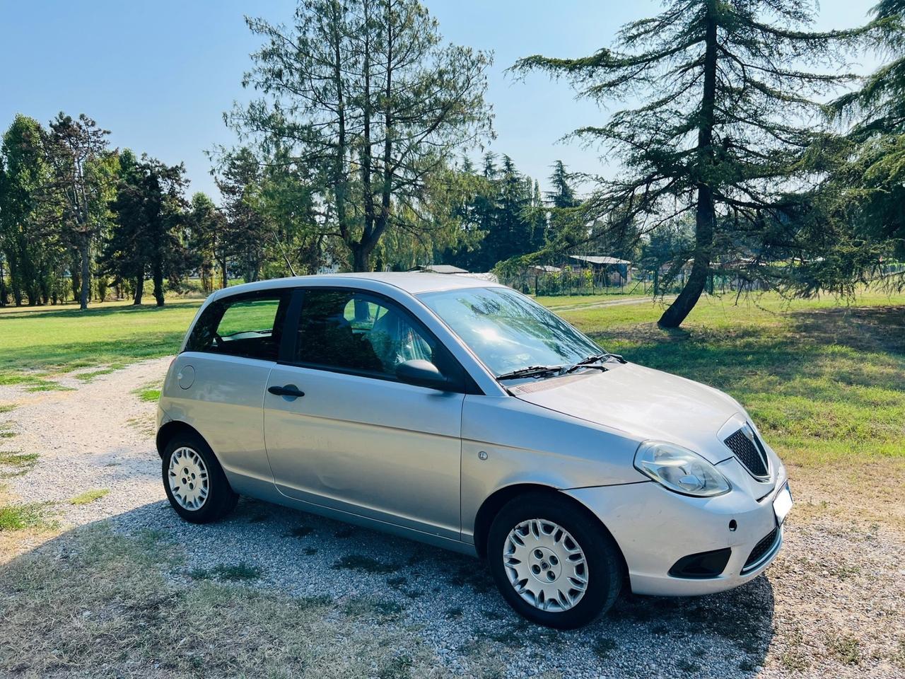 Lancia Ypsilon 1.2 Argento