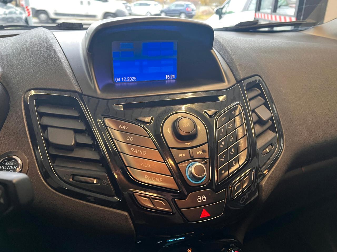 Ford Fiesta 1.5 TDCi 75CV 5 porte Titanium