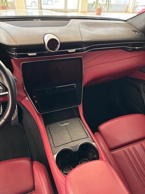 Maserati Grecale MHEV 330 CV AWD Modena