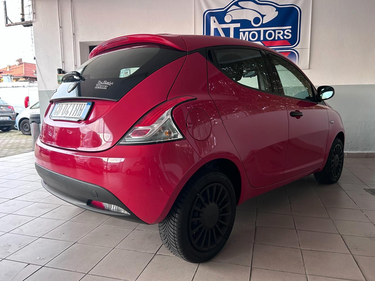 Lancia Ypsilon 1.0 FireFly 5 porte S&S Hybrid Ecochic Silver