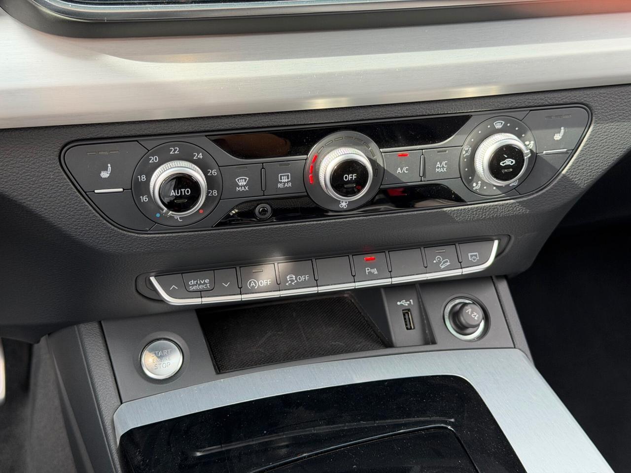 Audi Q5 40 TDI 204 CV quattro S tronic Identity Black
