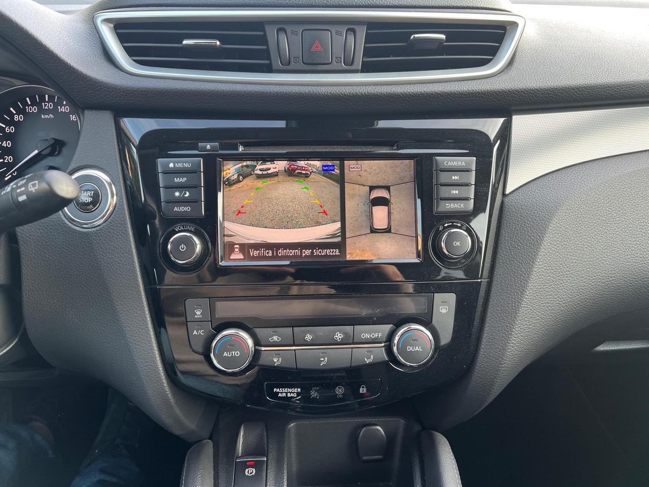 Nissan Qashqai 1.3 DIG-T 140 CV N-Connecta*NAVI*TETTO