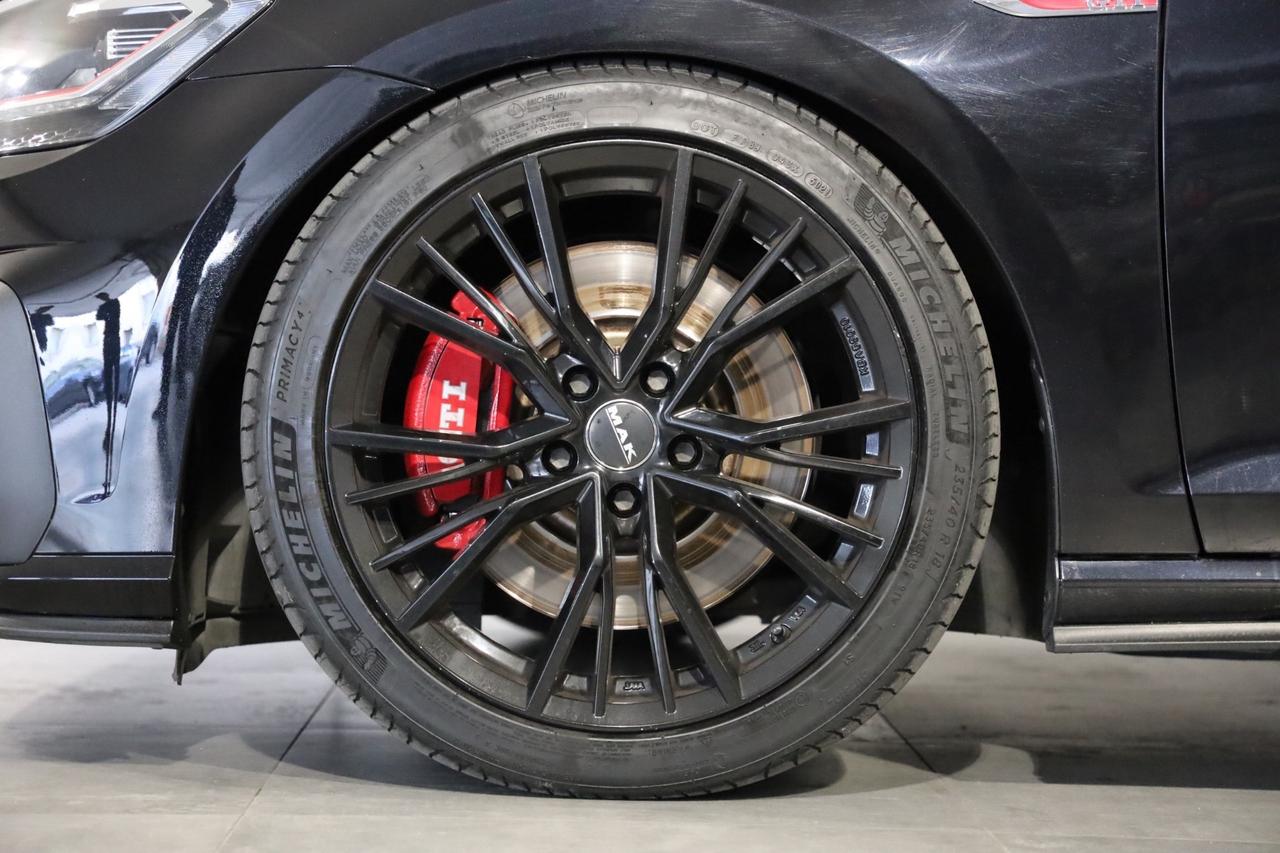 Volkswagen Golf GTI Performance 2.0 TSI DSG 5p.