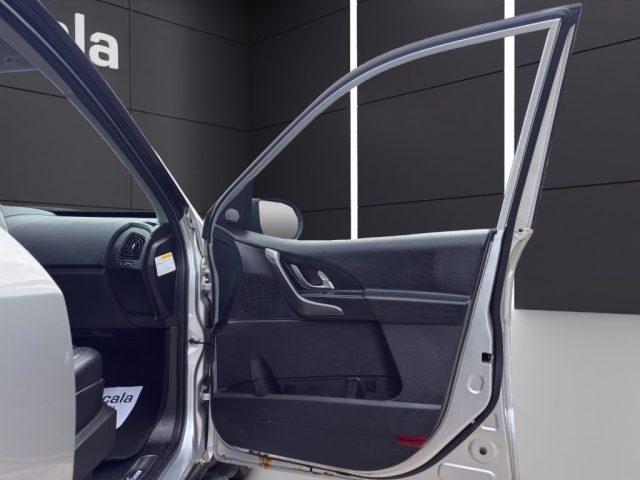 MAHINDRA XUV500 2.2 16V FWD W10