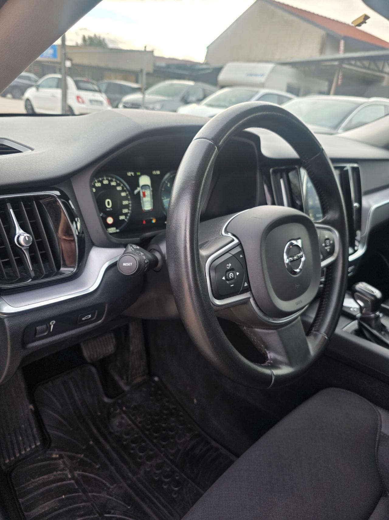 Volvo V60 D3 Geartronic R-design 12 mesi Garanzia