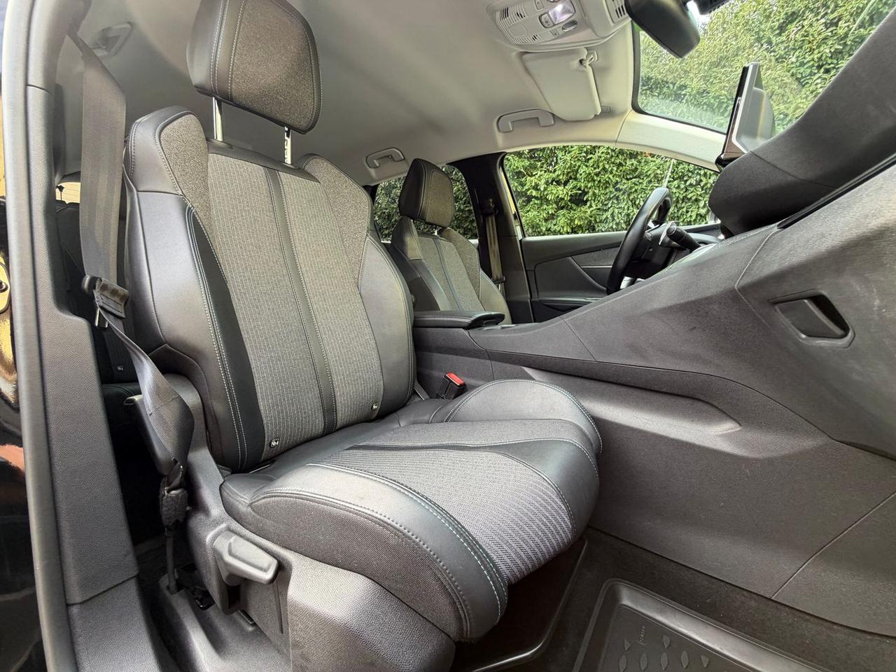 Peugeot 3008 Allure Pack 1.5 Blue HDI 130 #50512