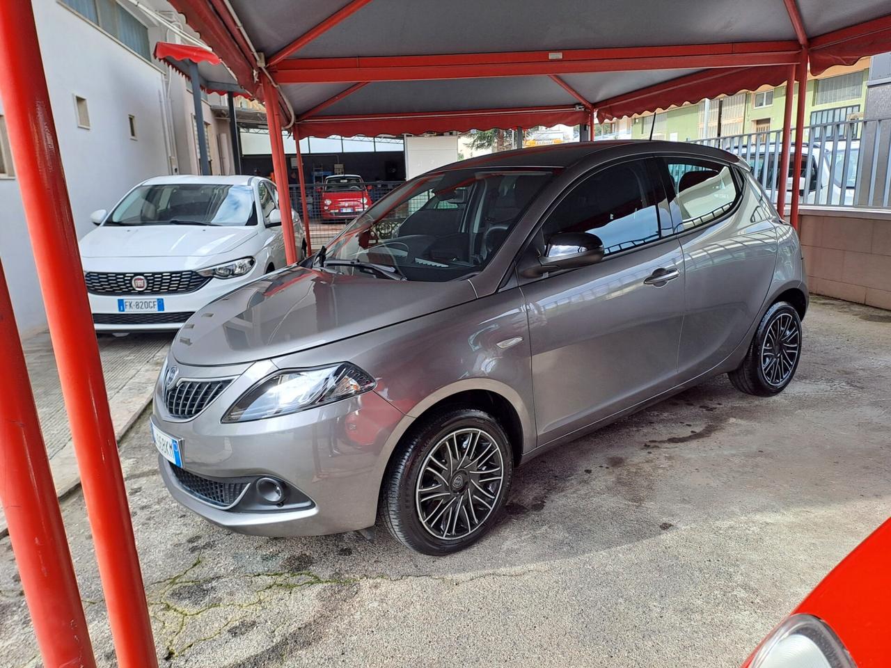 Lancia Ypsilon 1.0 FireFly 5 porte S&S Hybryd Gold