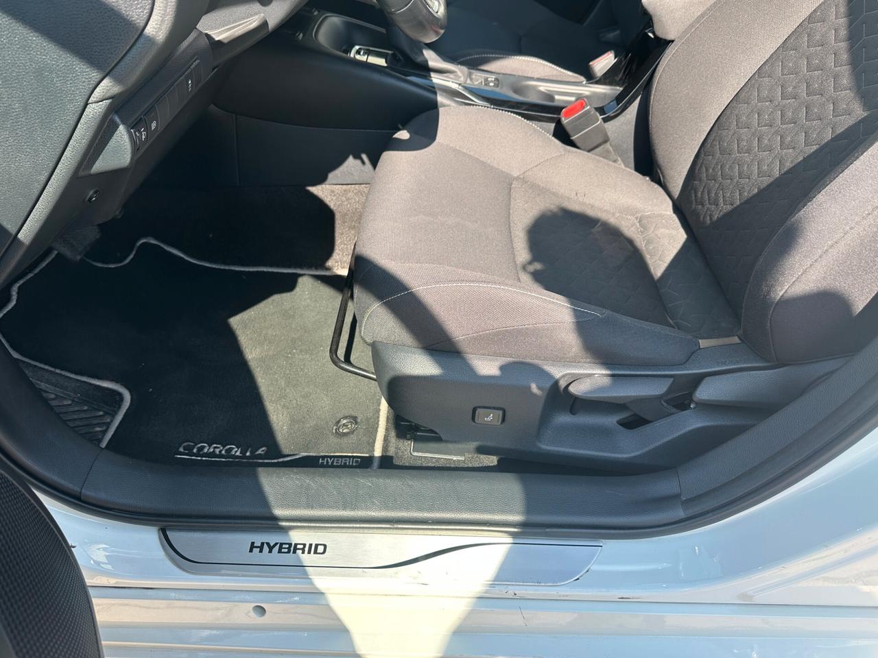Toyota Corolla 2.0 Hybrid Business