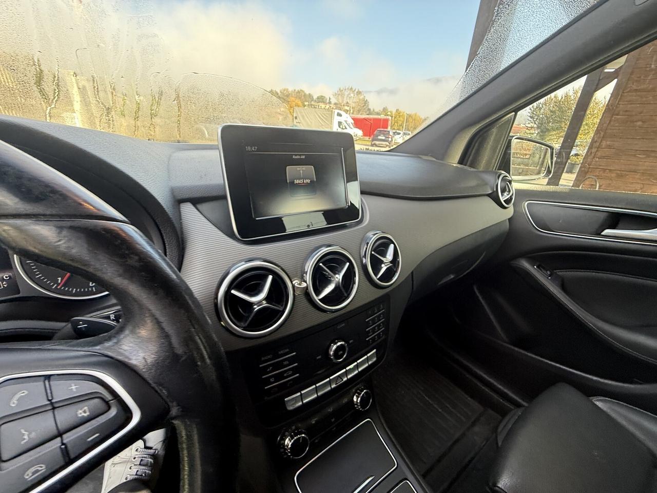 MERCEDES CLASSE B 180D