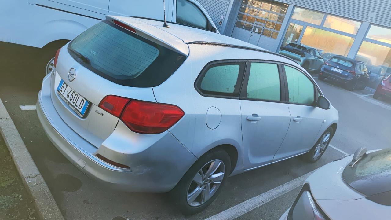 Opel Astra 1.7 CDTI - 2013