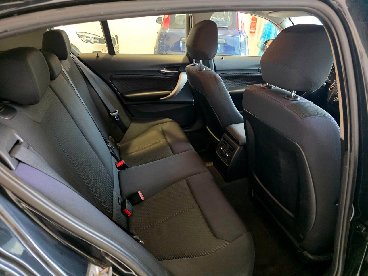 Bmw 114 114d 5p. Unique