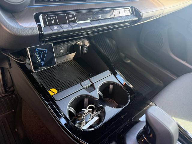 TOYOTA Prius 2.0 Plug-in Hybrid Lounge