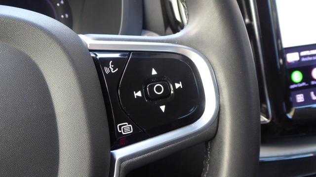VOLVO XC60 B4 (d) AWD automatico Plus Dark