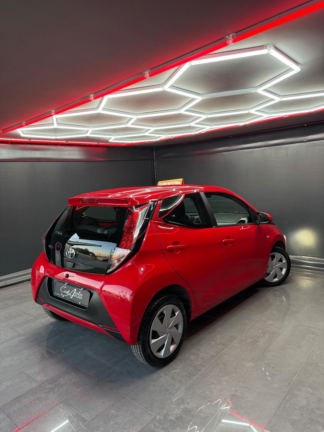 Toyota Aygo 1.0 VVT X-WAVE 2018 20000 KM