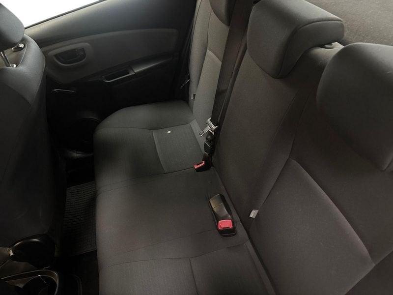 Toyota Yaris III 2015 3p 1.0 Active