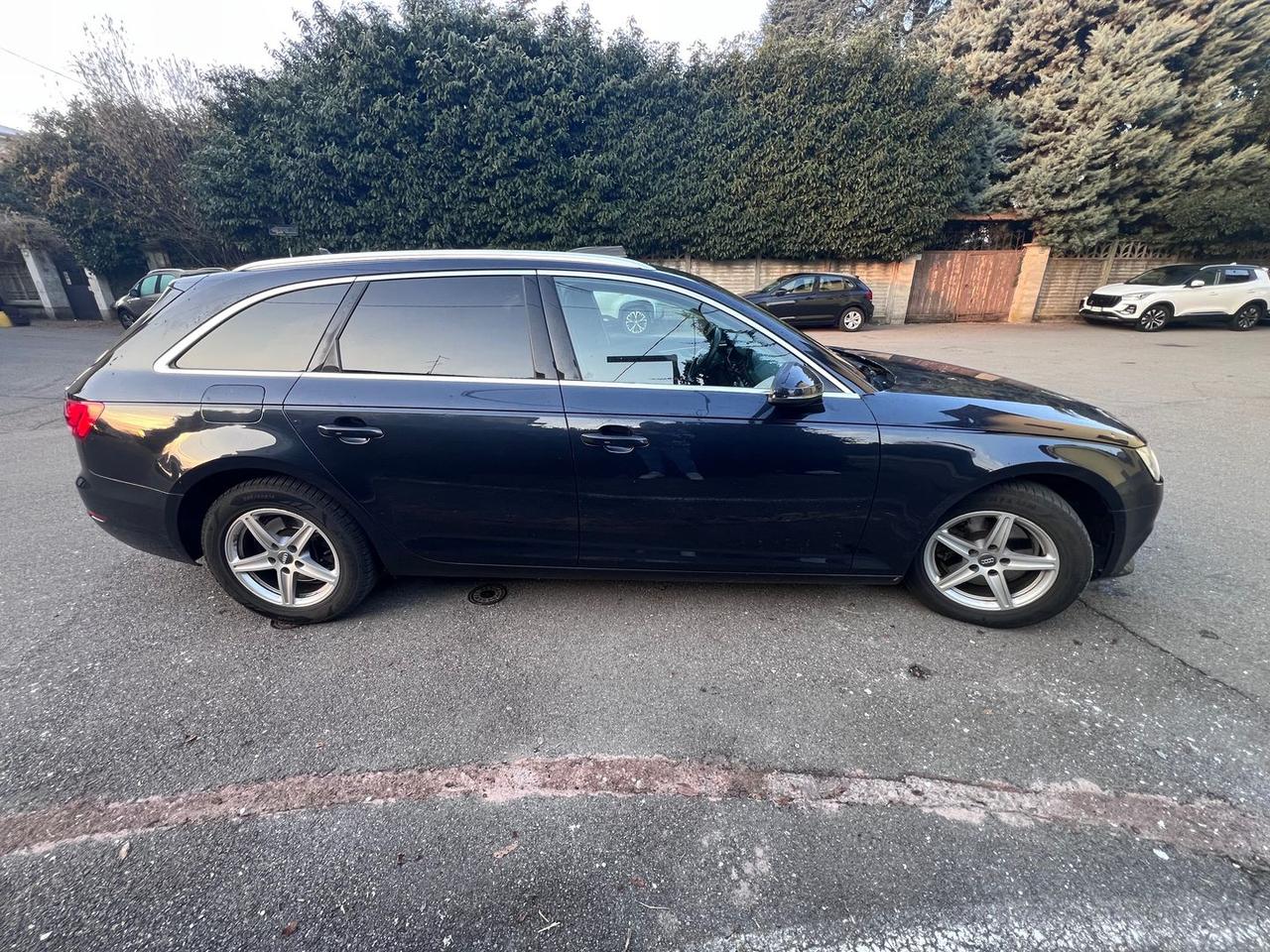 Audi A4 2.0 35 TDI Business Sport #8876