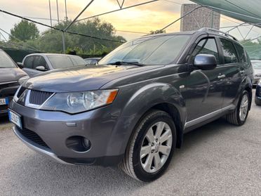 Mitsubishi Outlander 2.2 DI-D 7 posti 4x4