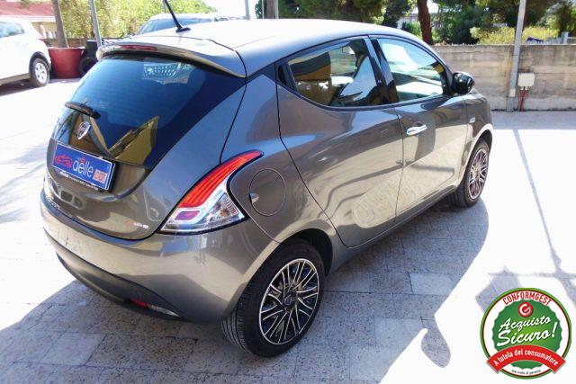 LANCIA Ypsilon 1.0 FireFly 5 porte S&S Hybrid Gold