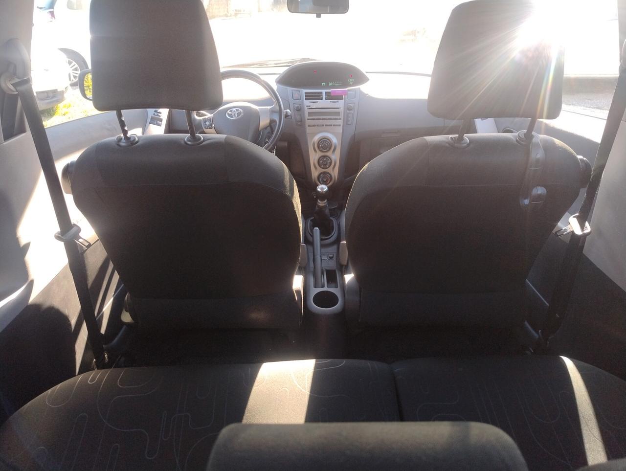 Toyota Yaris 1.0 3 porte Sol