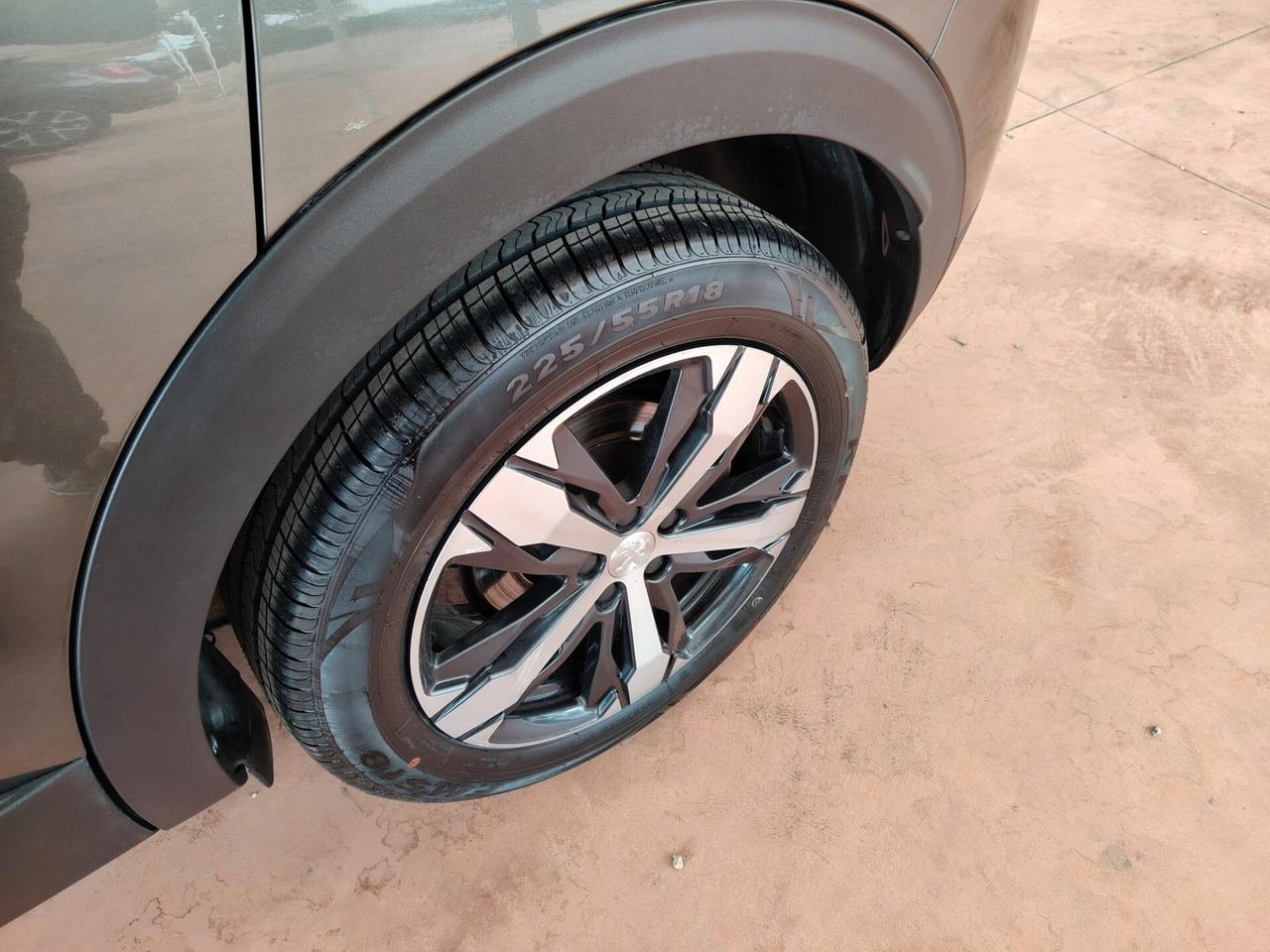 Peugeot 3008 BlueHDi 130 S&S Allure full