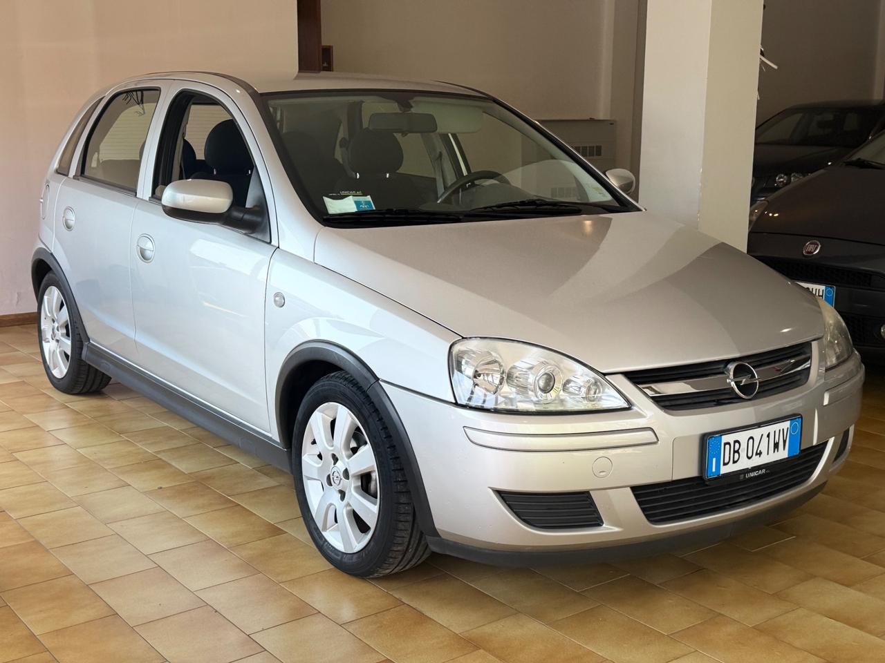 Opel Corsa 1.2i 16V cat 5 porte Silverline